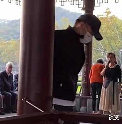 王菲|王菲返京当天谢霆锋带猫离开，知名娱记再发声：两人已分手