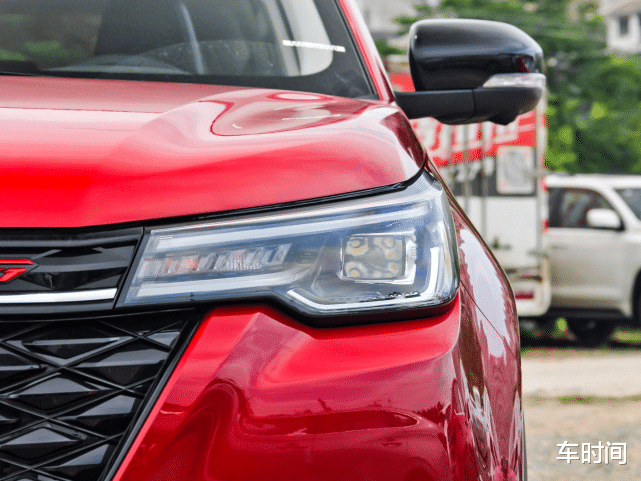 长安汽车|不给同行活路，长安又一力作，一脚油180马力，带1米8大床