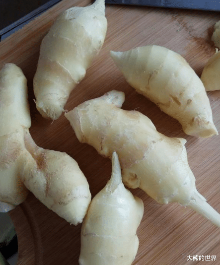 健脾▲七月吃姜好时候,自制醋泡生姜,每天坚持吃几片,营养开胃又健脾!