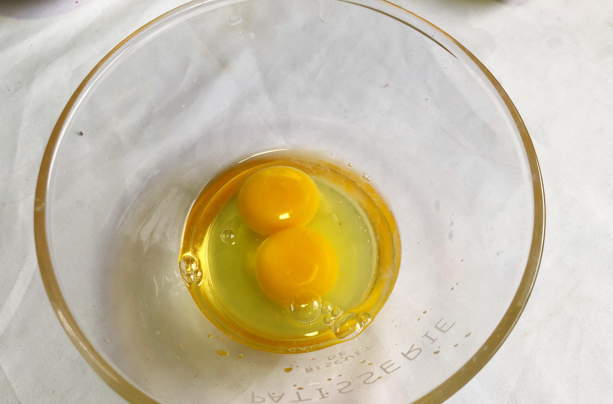 『香蕉』香蕉别再直接吃，这样做，女儿一次两盘不够吃，外酥里糯好吃解馋