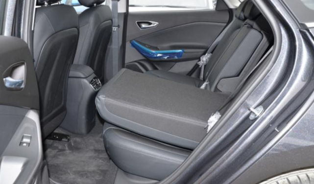 [本田雅阁]15万要啥卡罗拉！它降至10W左右了，油耗5.4L，关键比雅阁还帅