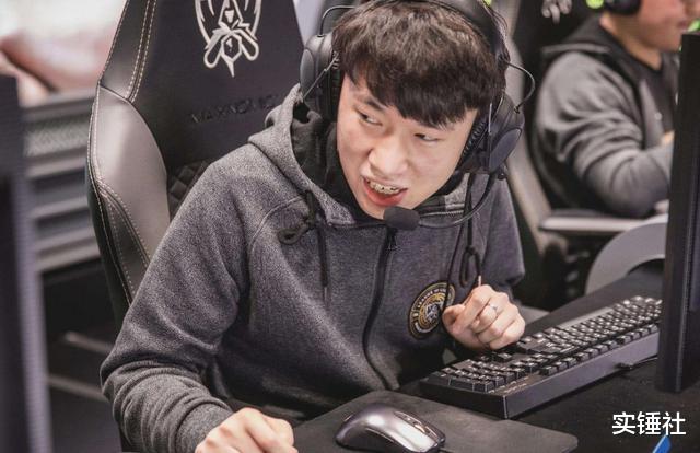 RNG|RNG小虎首回应退役节奏,好兄弟任栋发话会一直打下去!路还很长