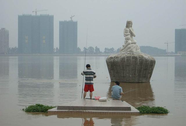 鲫鱼|大鲫鱼藏在哪？这5个地方都是鱼窝，看你错过了多少鱼？