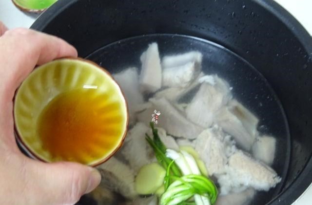 冬瓜▲夏天，常给家人做这碗汤，清热解暑，汤清味鲜，好喝不腻