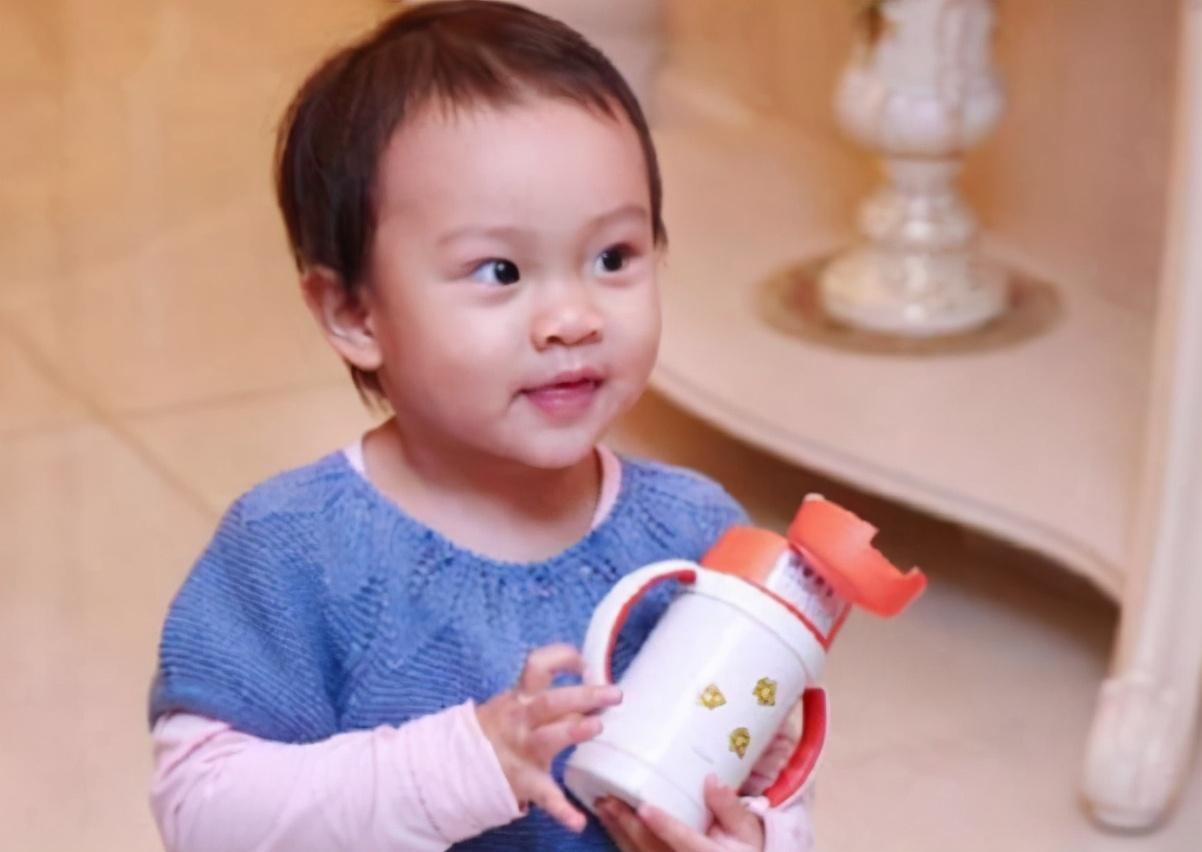 朱茵|避开父母美貌的星二代：朱茵女儿和甜馨上榜，而她简直不像亲生