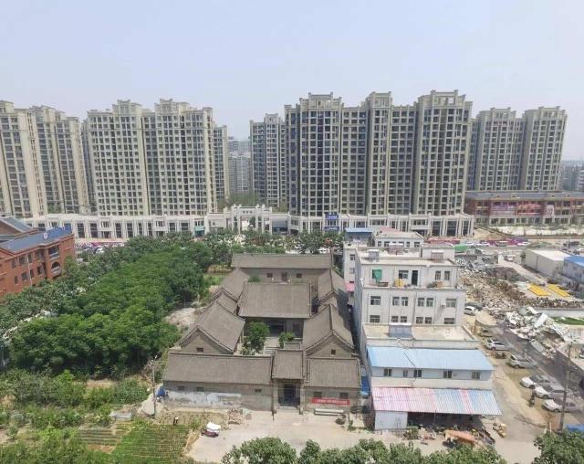 女孩|郑州最强“钉子户”,面对88亿赔款仍不为所动,专家:确实拆不得