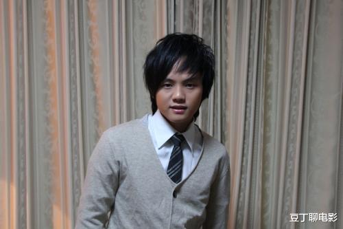 郑源|因一首歌曲爆红，却又销声匿迹的歌手：庞龙郑源成老师，刀郎隐退