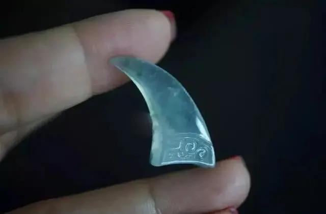 #翡翠#300买下翡翠边角料，巧妙设计惊艳众人