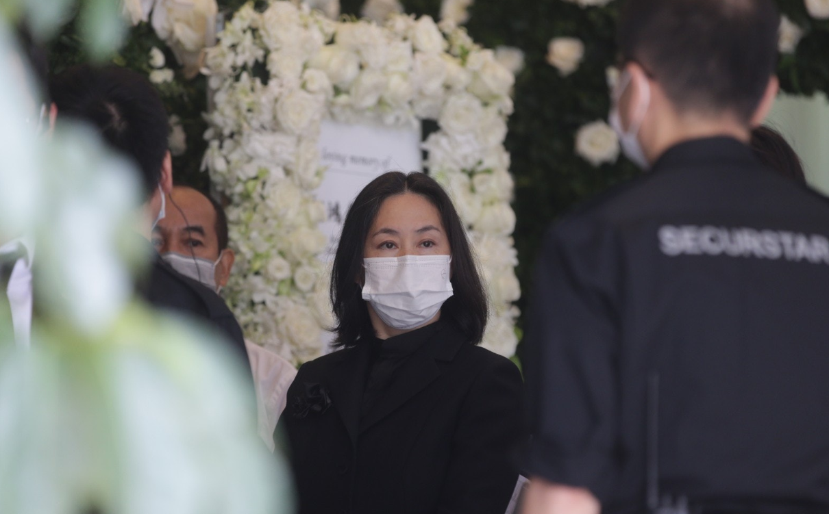 赌王|赌王公祭四房全员到达，窦骁依然在列不见长孙，纪念册内容曝光