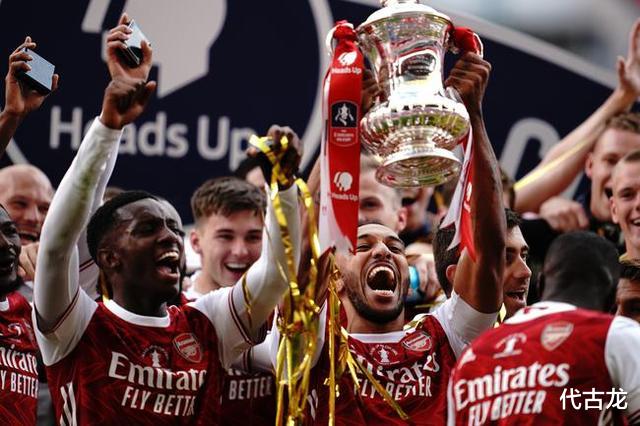 南海|下一站巴萨?奥巴梅扬意外失手摔奖杯,阿森纳卖队长魔咒上演