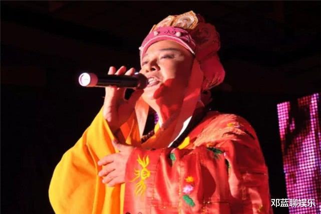 西游记@他是《西游记》的唐僧，因5块片酬而罢演，如今62岁穿袈裟在景区卖唱