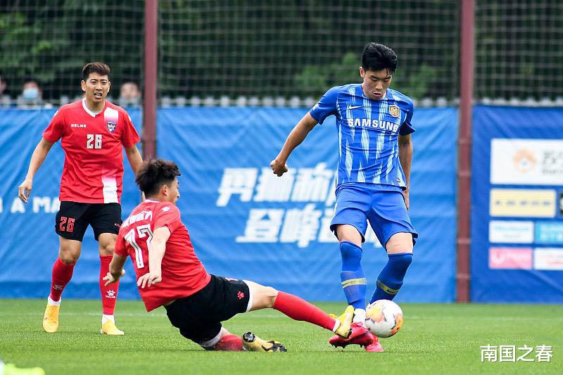 江苏苏宁：苏宁或全华班参加联赛，25岁锋霸能否涅槃重生？连场进球状态不俗