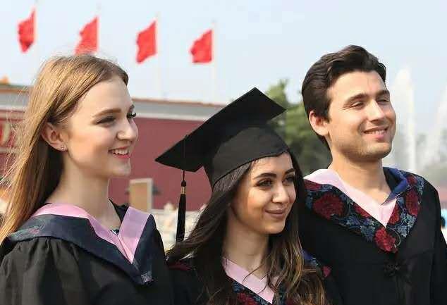 『留学生』教育部通知：控制高校留学生规模，严格招生，网友：早该如此！