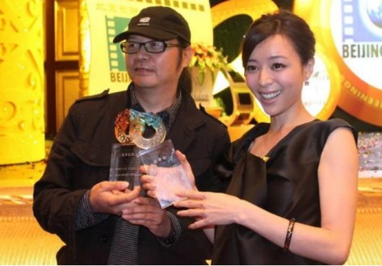 【张静初】40岁的她美的像20岁, 却至今无人敢娶, 只因她曾和3位导演有染