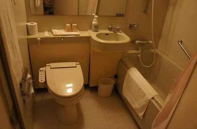 @第一次参观日本的卫生间设计，感叹太聪明了，回家也学着装