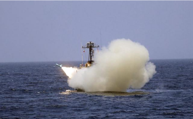 波斯灣海底竄出一枚導彈，準確摧毀海峽外目標，白宮：伊朗闖大禍-圖3