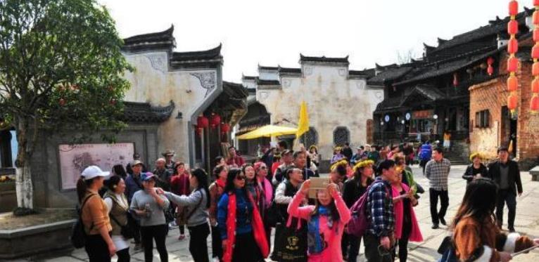 假日海滩|中国最有头脑古村,一年四季都是秋,游客特别愿意来