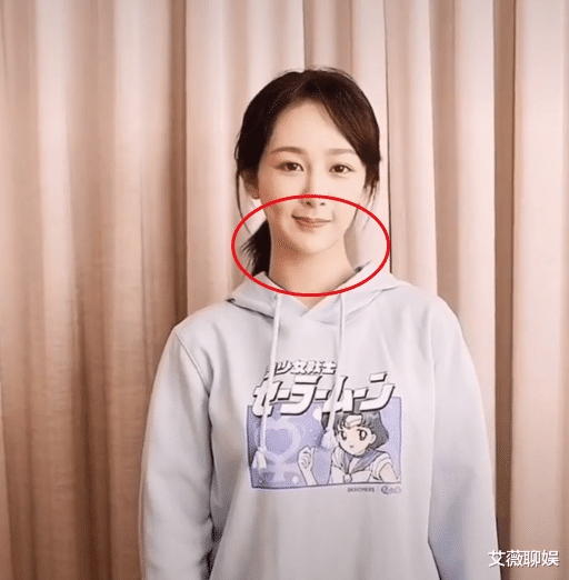 「口红」杨紫没涂口红，她的嘴唇露出真实“颜色”，少涂点化学物质吧