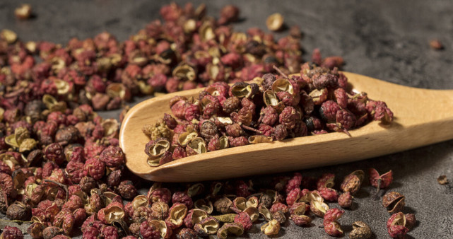 滑膜炎|医生：一把花椒巧治滑膜炎，不到半月，膝盖不疼了，积液也消失了