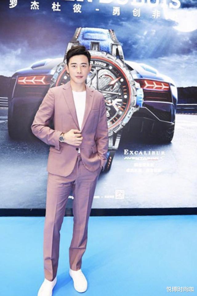 罗晋▲罗晋婚后更低调，黑色西装太禁欲，这么会撩，糖糖放心吗？