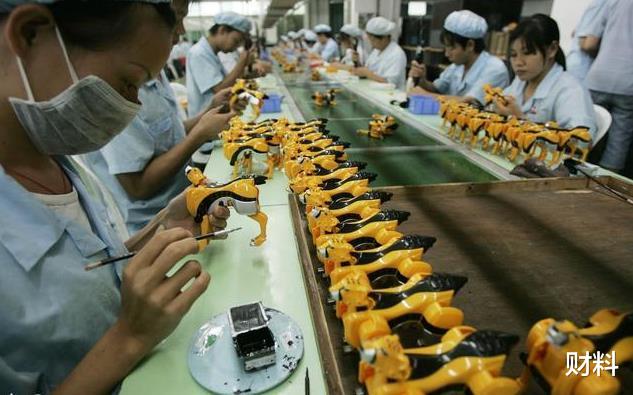 财料|闲暇时就裁员，缺人时就喊“用工荒”？工厂的“套路”你都知道？