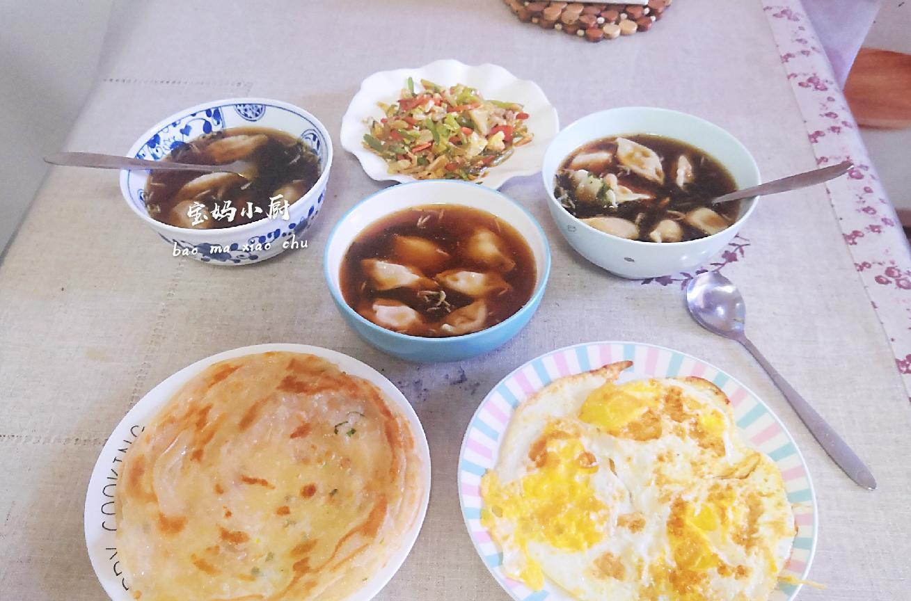 『烙饼』夫妻俩轮班做早餐，7天换样吃，时丰盛时简单，家人吃得倍儿开心