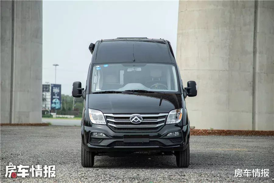 房车|退休夫妻选房车，这款大通房车咋样？2.0T自动挡性价比高不用加装
