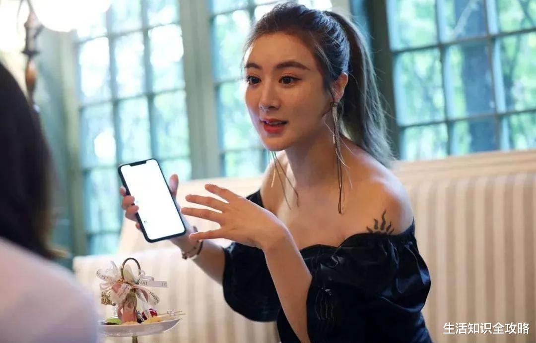 运动|薇娅卸妆暴露真实颜值，素颜还不如普通人？摘掉假睫毛后颜值“平平”