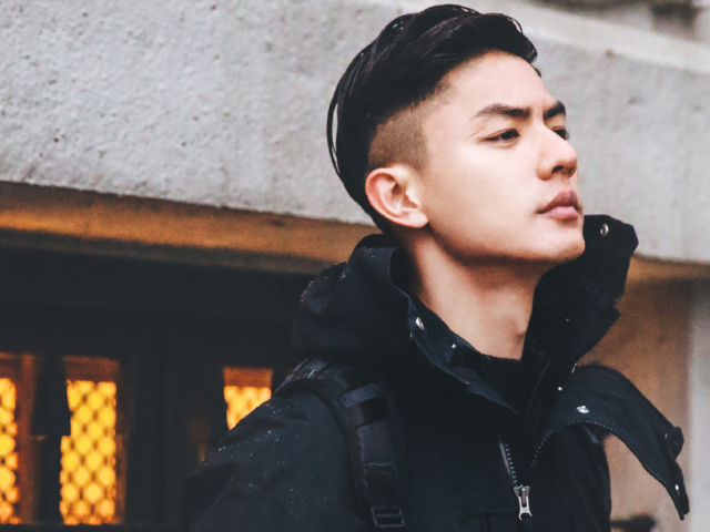 周星驰@又一部烧脑悬疑剧即将上线，主演都是颜值实力派，想不火都难！