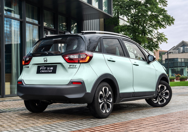 豪车|新一代本田飞度上市4天卖出2378辆，看看车主们怎么评价这车