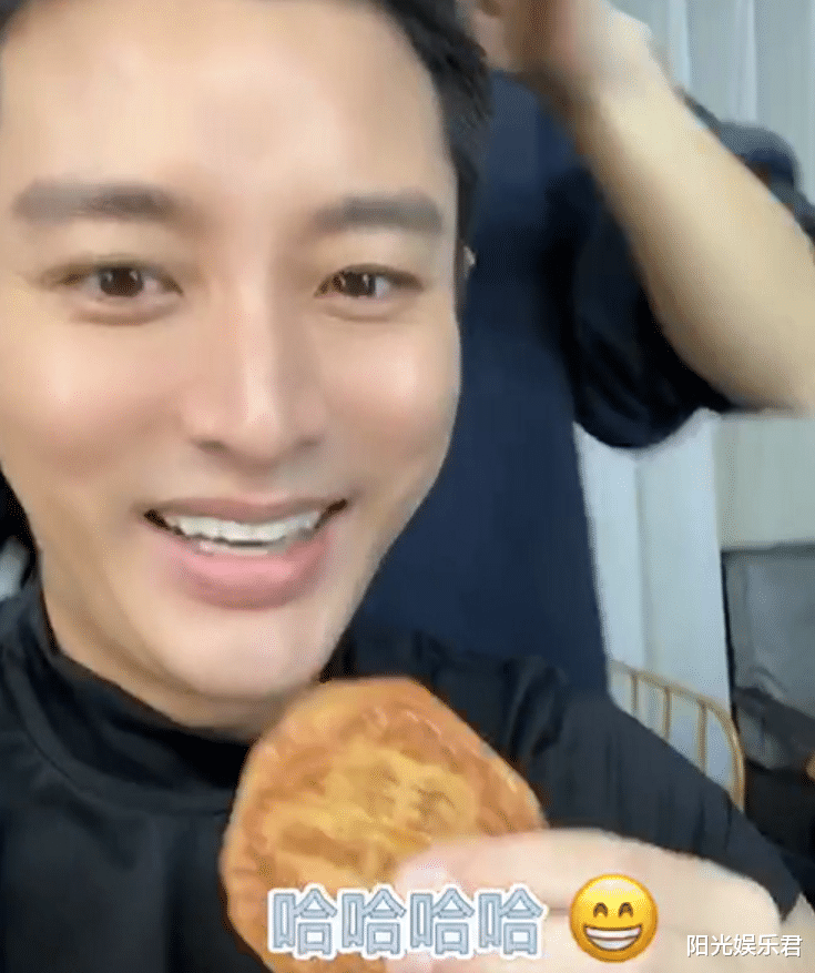 李小璐|李小璐中秋和甜馨拍写真，我却关注贾乃亮的近况，两人差别有点大