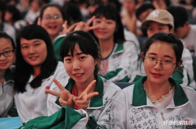 女孩@为啥女生升入高中后“成绩”大多会下降？3个原因女孩自己要知道