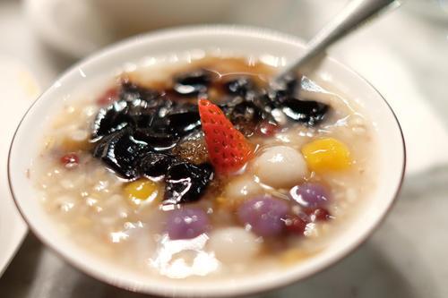 川菜馆|川菜馆点菜时,点什么才像当地人?记住“3点3不点”就行