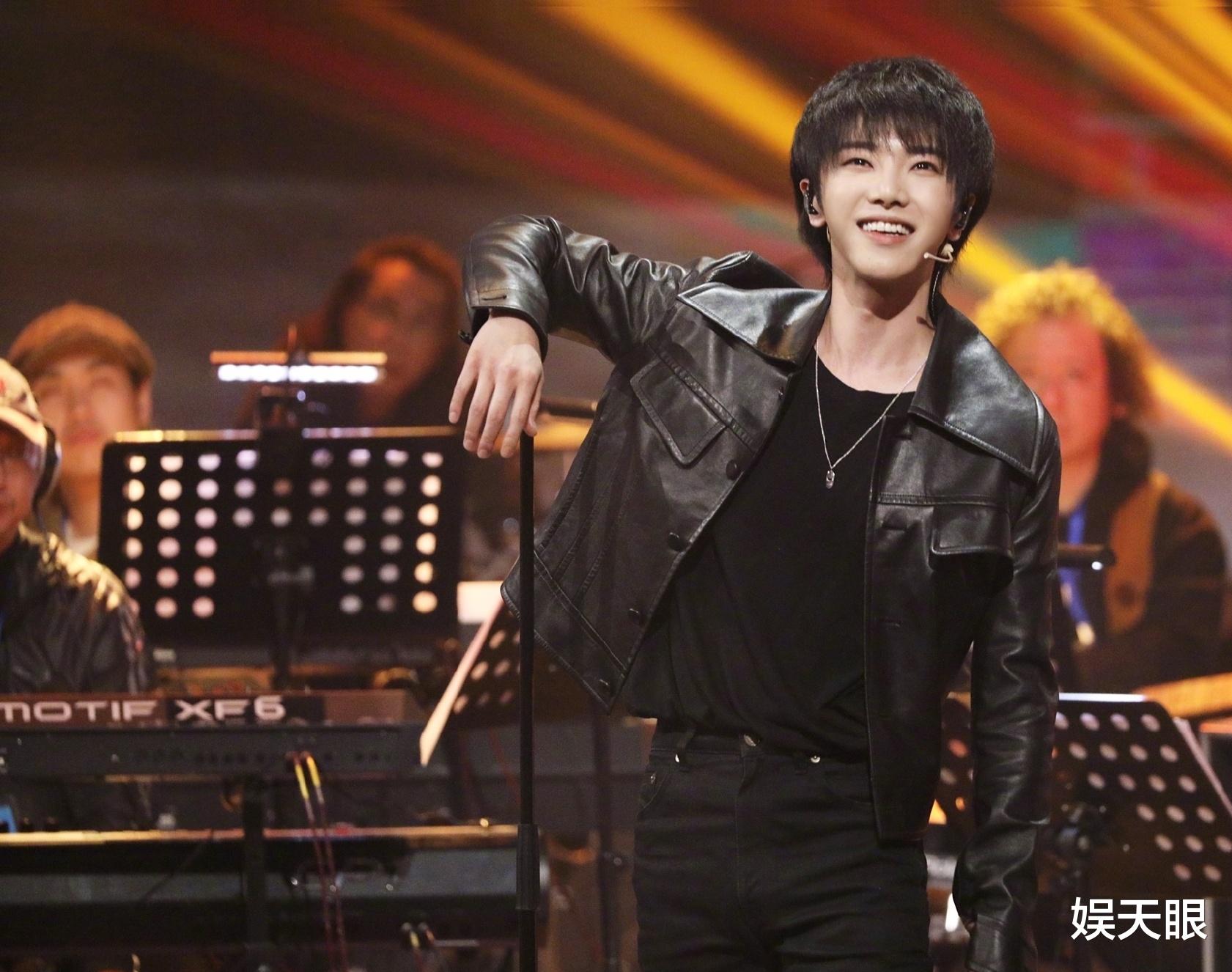 『华晨宇』2.8万人投票,《歌手当打之年》总决赛,1.6万人认为冠军是华晨宇