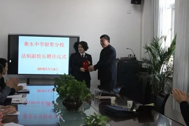 |高考预测分数线新鲜出炉，232分就能上本科？网友：没开玩笑