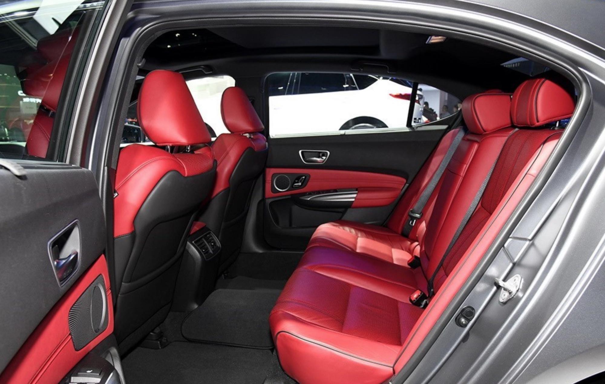 『大众迈腾』本田又一“黑武士”,比耀黑3系运动,搭载V6发动机,等几年也值