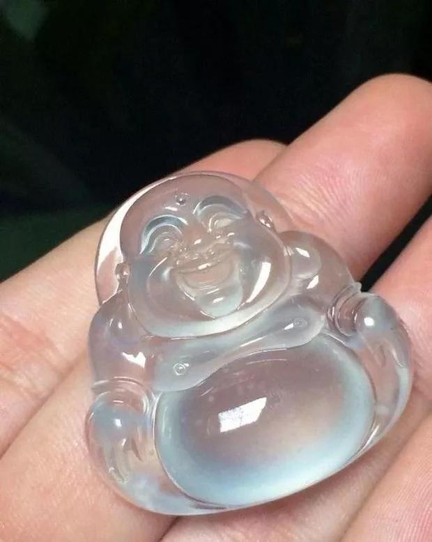 「翡翠」夜市捡漏一块木那翡翠原石毛料，当场开切，瞬间进账百万