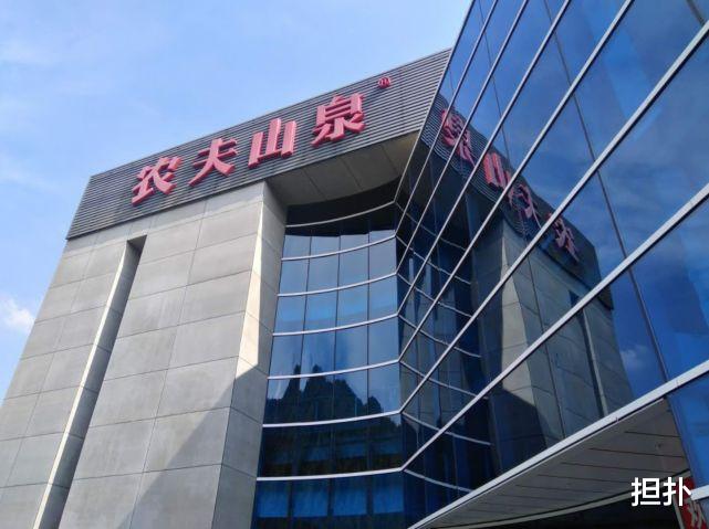 钟睒睒 浙江新首富诞生了，今年平均1天赚2百亿，坐拥2家上市公司