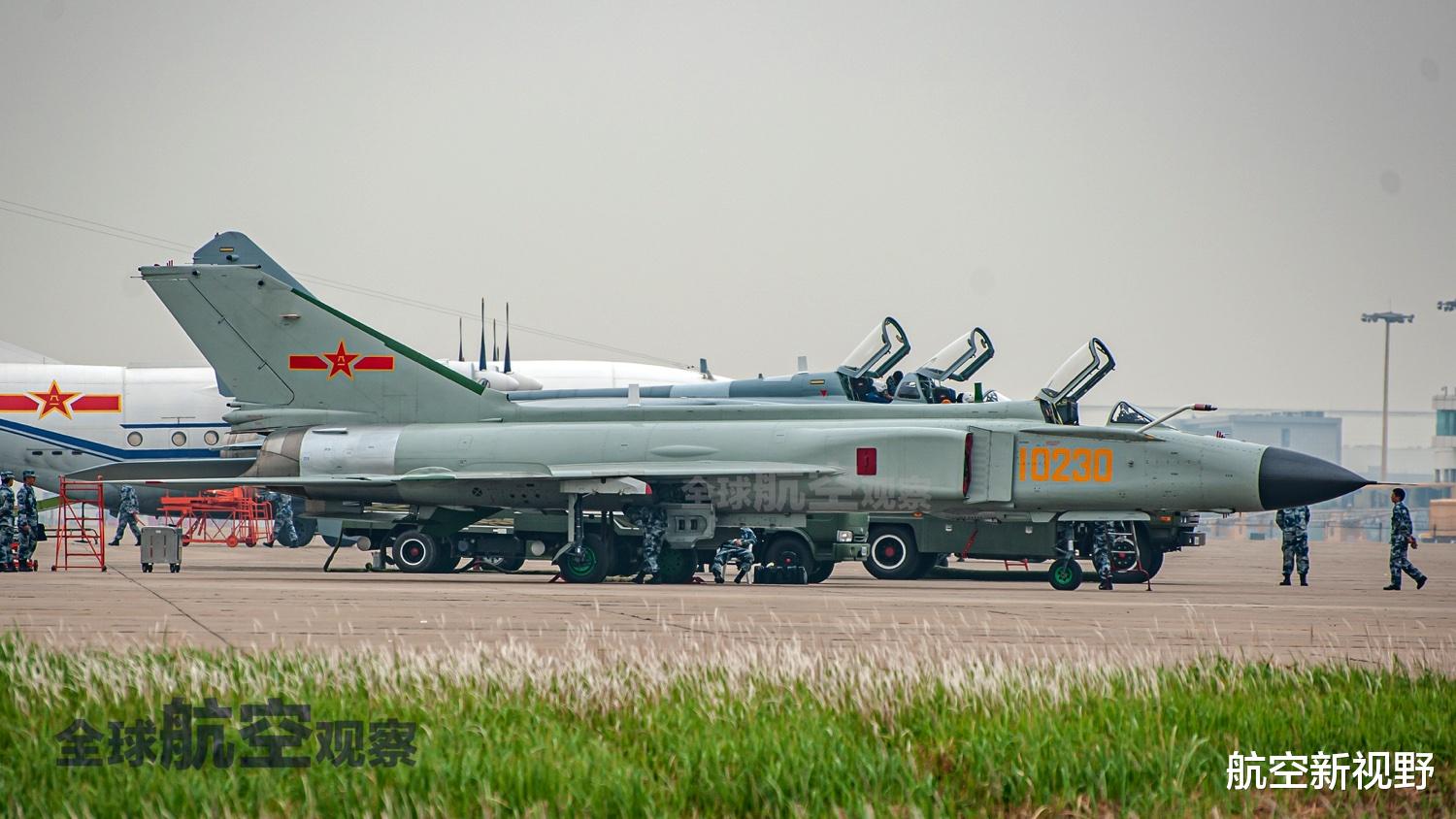 [歼-8]30年前空中美男子成追捧对象，如今宝刀不老，接班人一个比一个强