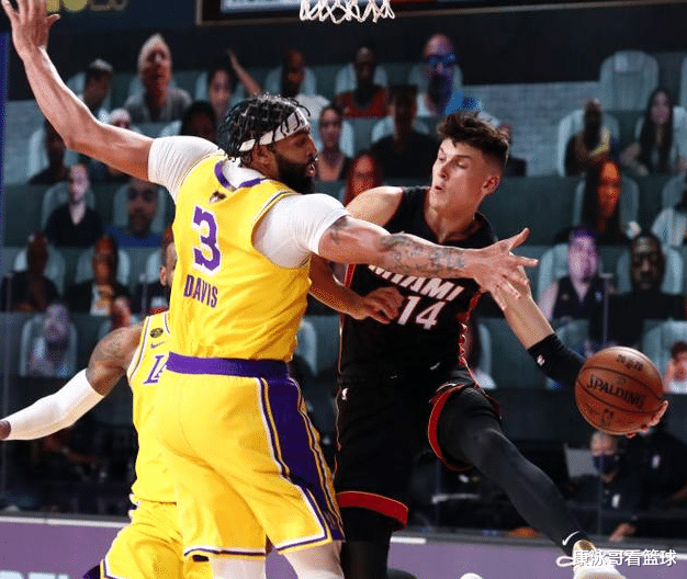 中超|场均19+6，在场却狂输35分，不是你不够强，而是湖人太不讲理了