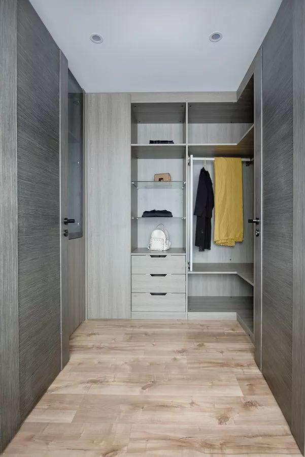 各种形态衣帽间设计，收纳都很丰富，哪种适合你家？