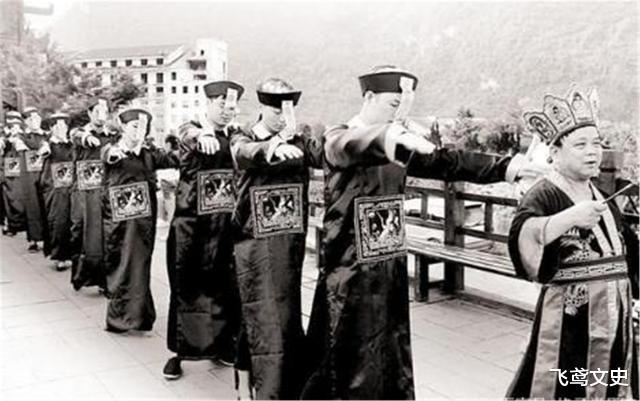 |湘西最后的“赶尸人”,曾出面亲身示范,揭开赶尸神秘面纱