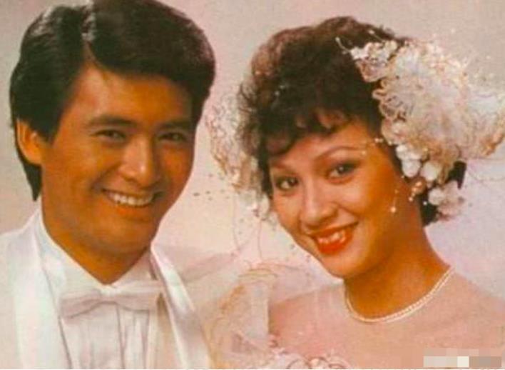 #成龙#一个拒绝了成龙，一个拒绝了周润发，如今她俩过成了这个样子