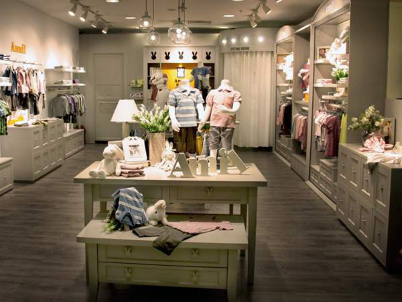 童装|第一童装“巨头”扛不住了？半年亏损1400万，网友：太贵买不起