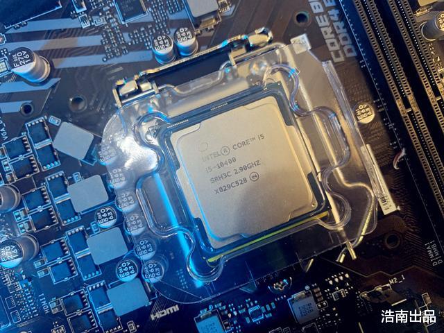 显示器|4499元组装一套电脑，十代i5芯片，配27寸显示器很完美