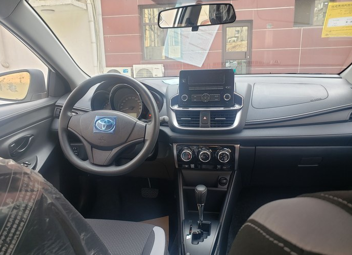 #丰田#丰田这款车，自动挡才8万多，配CVT变速箱油耗才3毛3，适合工薪族