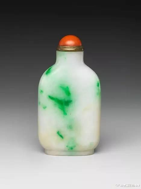 翡翠|翡翠中的工艺品，别小看它，虽然不起眼是拍卖会常客价值不菲呢！