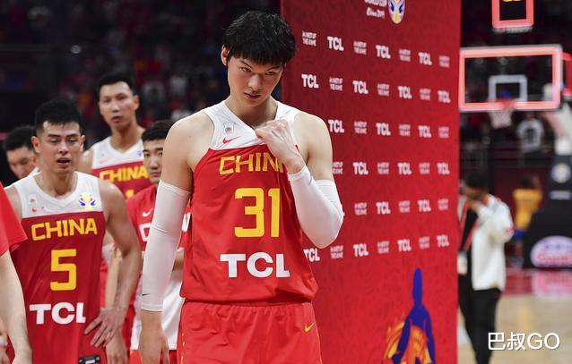 「周琦」知耻后勇？周琦成功增重34斤，吨位超越波神，王哲林举巨型杠铃