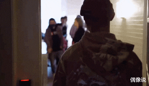 王源：《我是唱作人》第二季播放王源画面，原来源哥曾找GAI谈过心