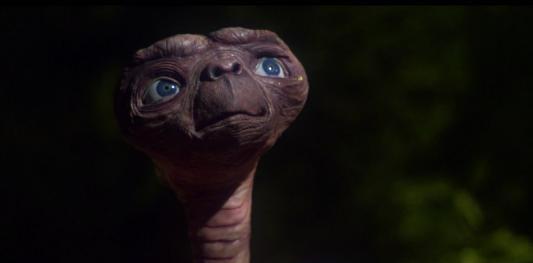 外星生命■人类炸开南极冰层，神秘生物逃出，想将人类取而代之